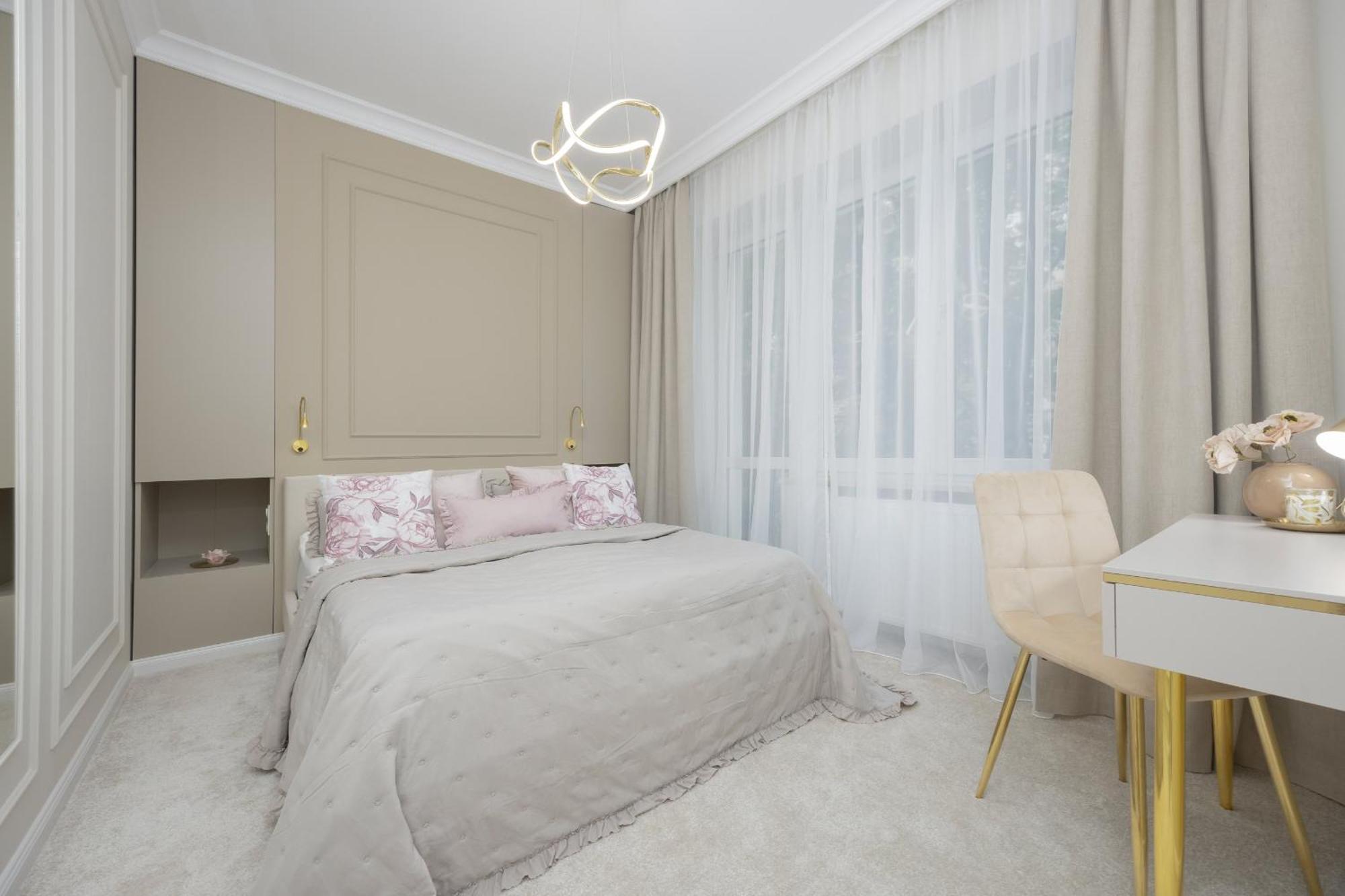 Elegant Grojecka In By Renters * Warszawa