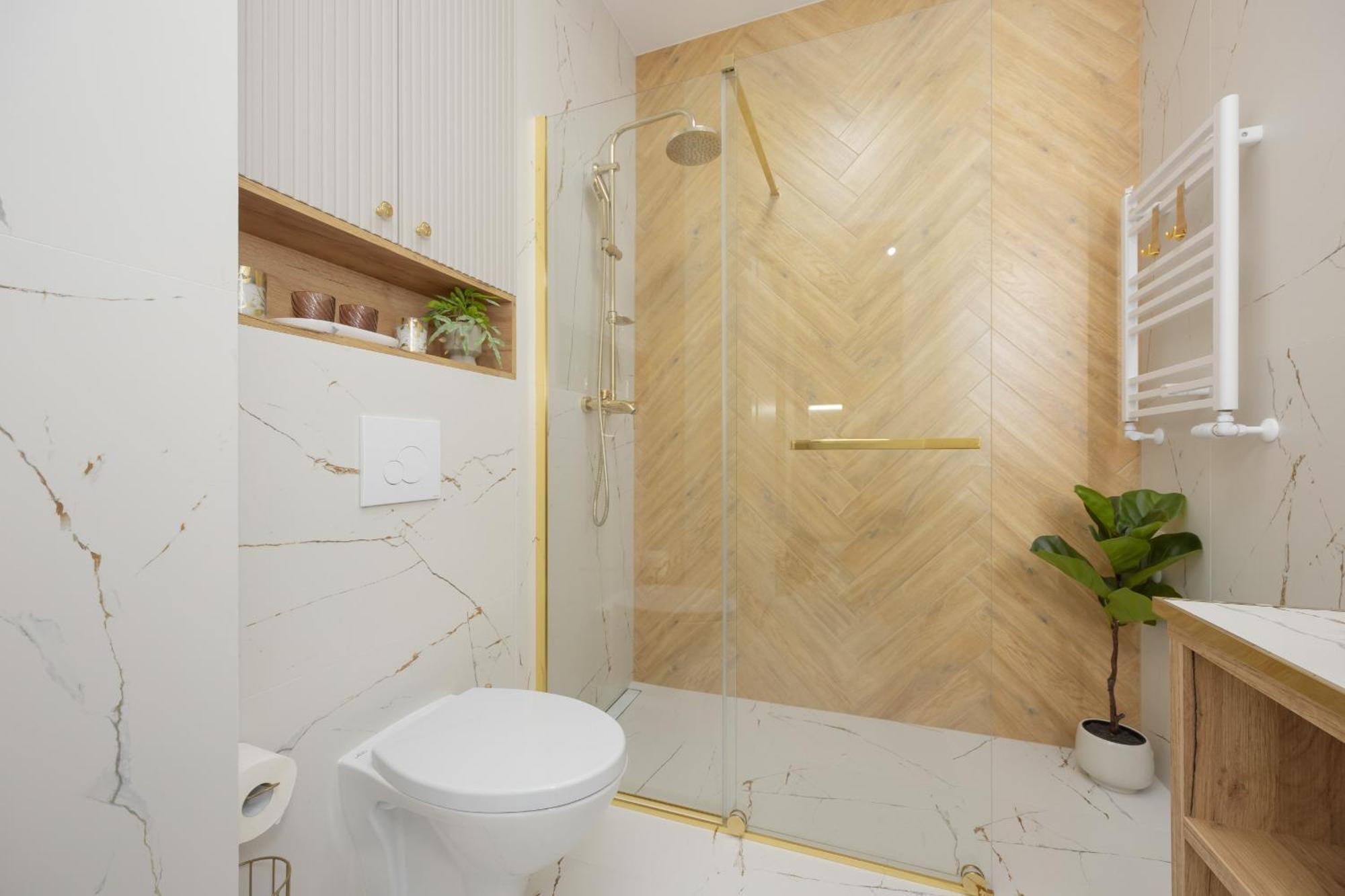 Elegant Grojecka In By Renters Warszawa