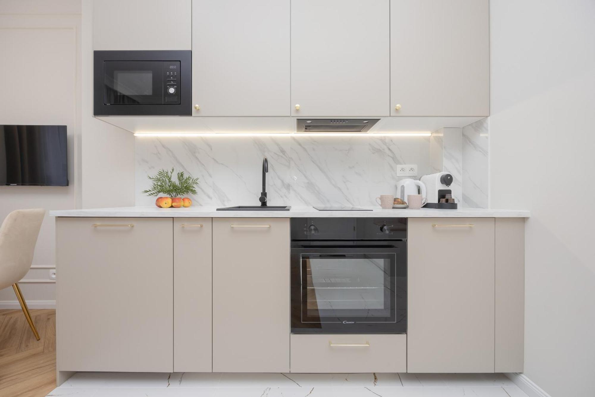 Apartament Elegant Grojecka In By Renters Warszawa